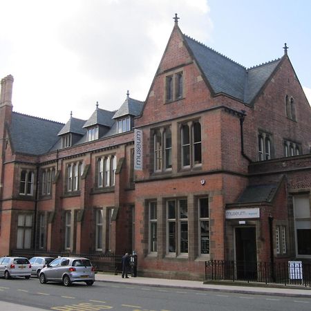 Stylish Central Location 2Bd Apartment Wigan Exterior photo