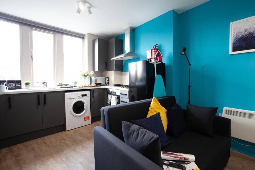 Stylish Central Location 2Bd Apartment Wigan Exterior photo