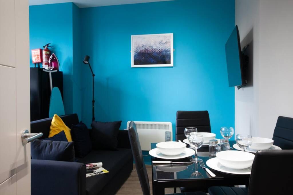 Stylish Central Location 2Bd Apartment Wigan Exterior photo