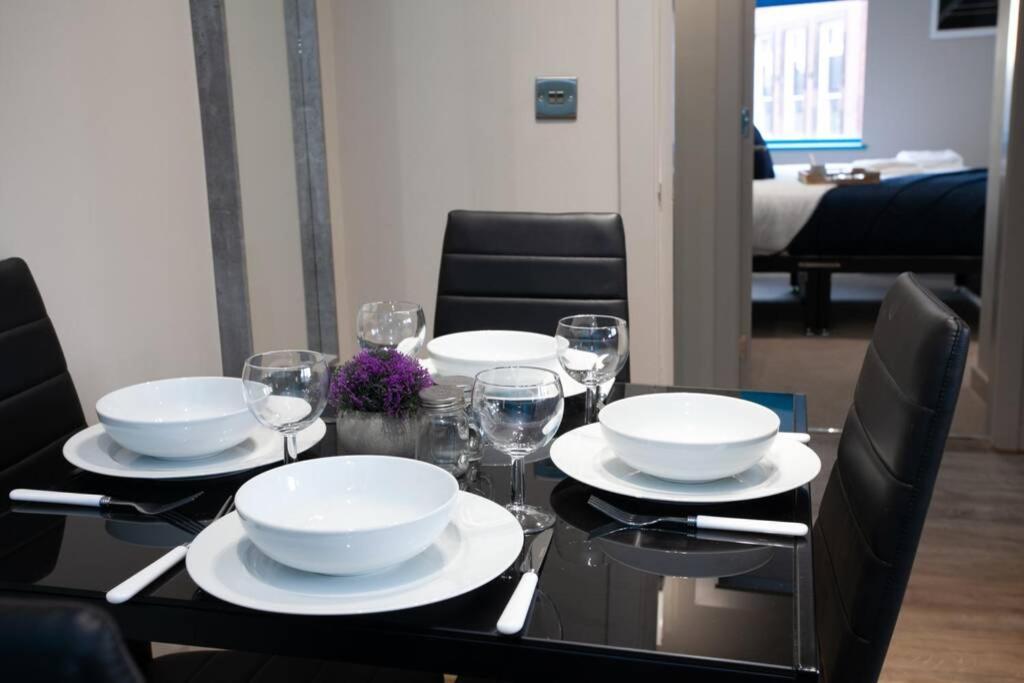 Stylish Central Location 2Bd Apartment Wigan Exterior photo