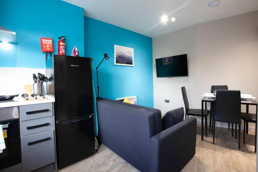 Stylish Central Location 2Bd Apartment Wigan Exterior photo