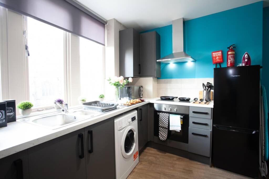 Stylish Central Location 2Bd Apartment Wigan Exterior photo